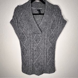 H & M sweater vest 🖤 XS